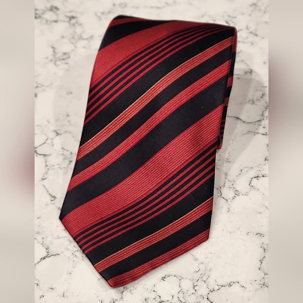 Brioni Vintage 100% Silk Tie Red, Gold, & Black Dis 2S247 Italy